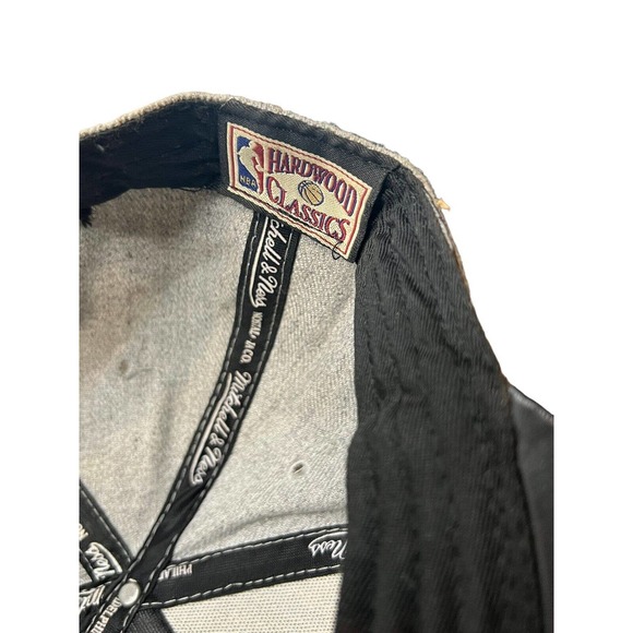 Mitchell & Ness Grey Chicago Bulls Snapback Hat Hardwood Classics Leather Bill - Picture 8 of 8